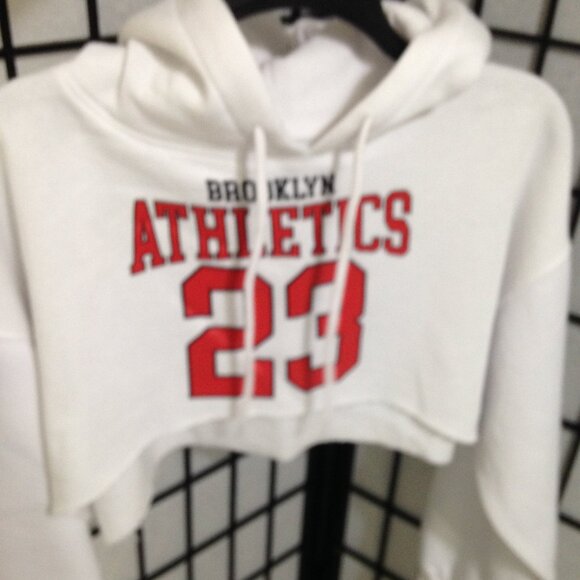 New Cute top, Small/Med, pull string Hoodie - Picture 15 of 16